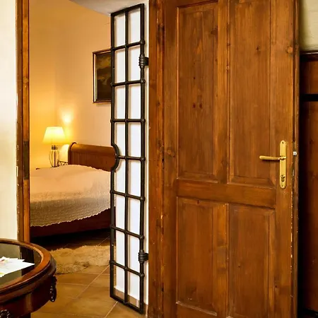 Pensión Cortes 4*
